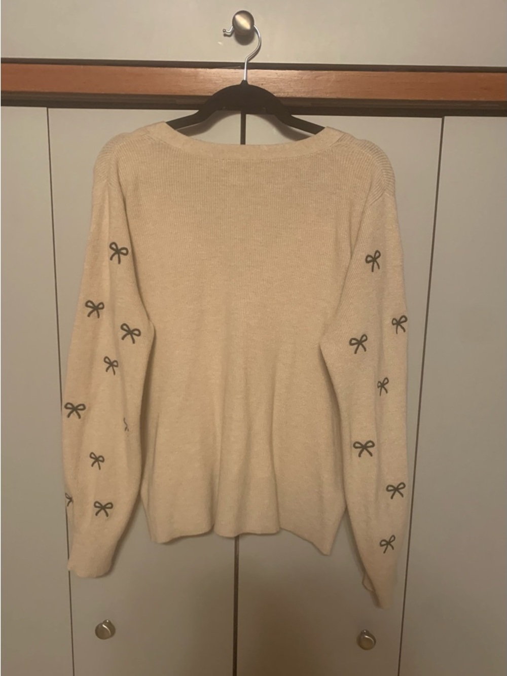 Bow Embroidered Beige Cardigan – V-Neck Soft Knit Preppy Coquette Size L - Picture 3 of 8